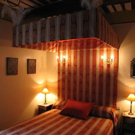 Bize De La Tour Bed & Breakfast Saint-Bonnet-du-Gard Rom bilde