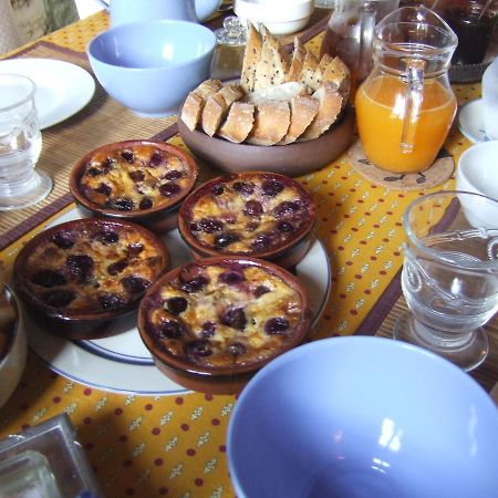 Bize De La Tour Bed & Breakfast Saint-Bonnet-du-Gard Eksteriør bilde