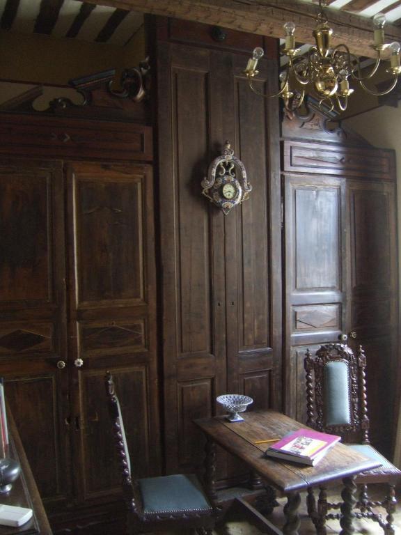 Bize De La Tour Bed & Breakfast Saint-Bonnet-du-Gard Rom bilde