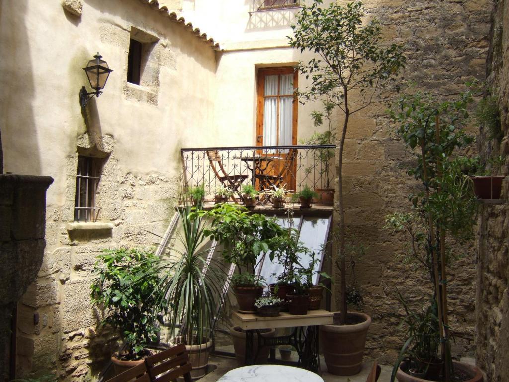 Bize De La Tour Bed & Breakfast Saint-Bonnet-du-Gard Rom bilde