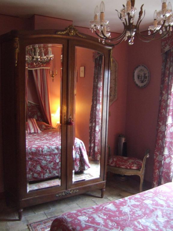 Bize De La Tour Bed & Breakfast Saint-Bonnet-du-Gard Rom bilde