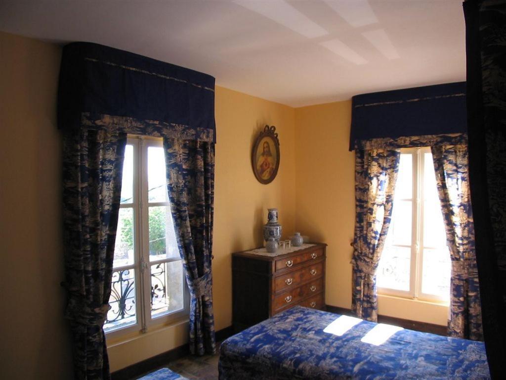 Bize De La Tour Bed & Breakfast Saint-Bonnet-du-Gard Rom bilde